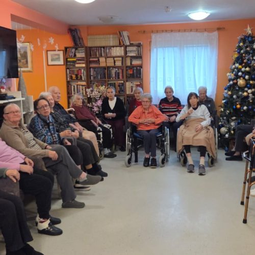 dom-zlatno-doba-posjet-svecenika-2025-006